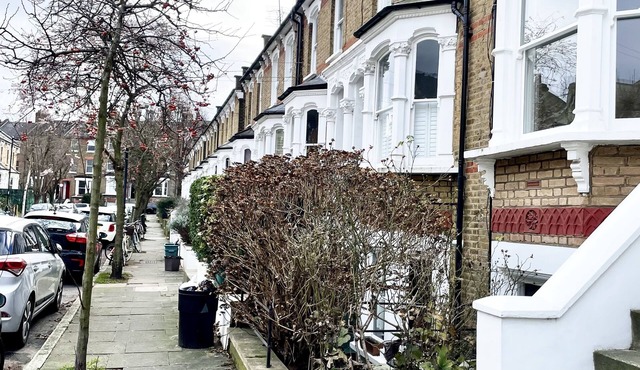 Modern Town House Apartment, 1BDR & Garden, Emirates stadium & 10min kings Cross