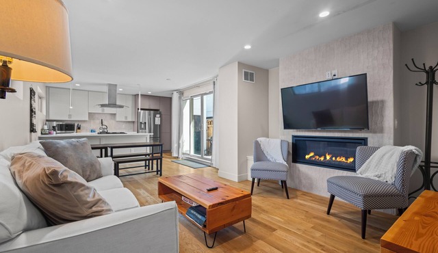 Modern Townhome for long stays | Near Sloan’s Lake