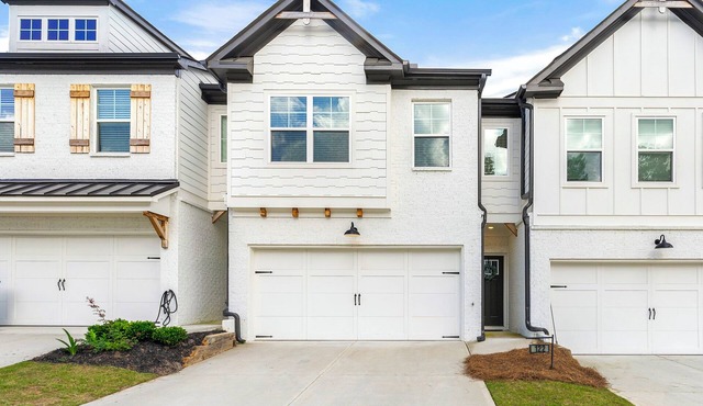 Modern Townhome in Auburn