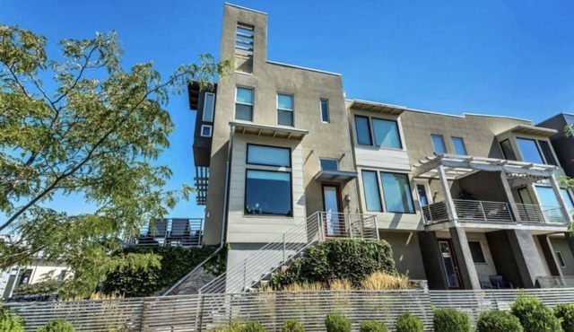 Modern Townhome in Daybreak - Walk to Main St - Restaurants