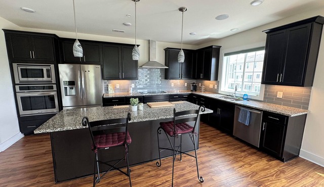 Modern Townhome in welcoming Short Pump with fitness room and pool
