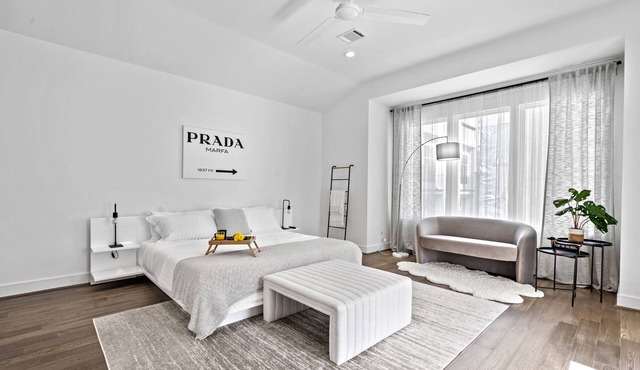 Modern Townhome near Galleria - Garage Gym/Private Backyard