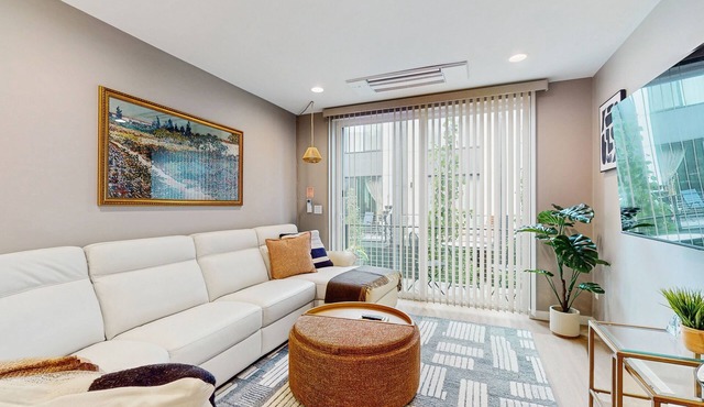 Modern Townhome Retreat Near Light Rail in Rainier Valley