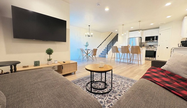 Modern Townhome Sleeps 8 Garage