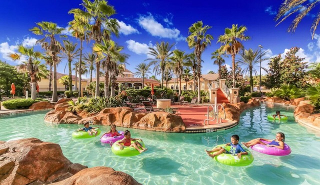 Modern townhome Spa/Water Park resort Regal Palms minutes to Disney