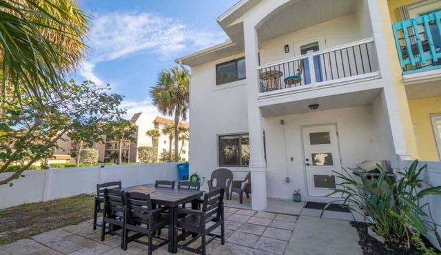 Modern Townhome I 3 Minute Walk the Beach I Patio/