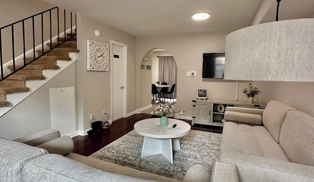 Modern Townhome w/Balcony Walk to FUSE Stadium