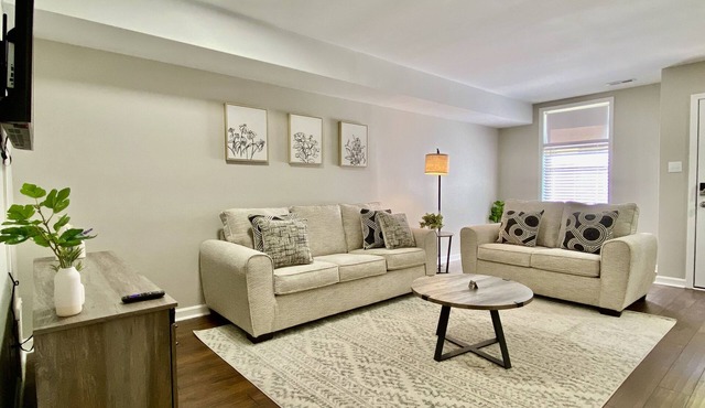Modern Townhome w/Balcony Walk to FUSE Stadium