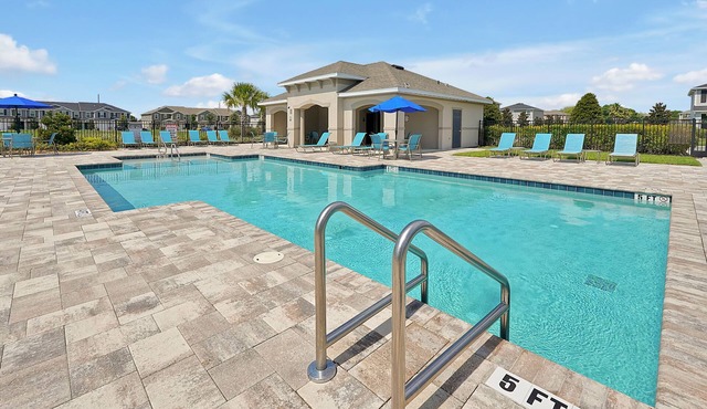 Modern Townhome w/Pool & Private Gym/Boombah Sports/SFB Airport/DT Sanford