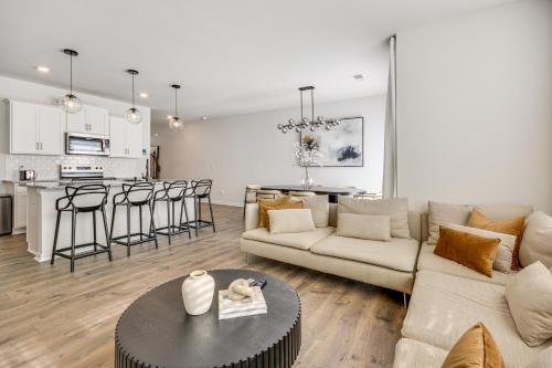Modern Townhome w/Private Yard in Kernersville!