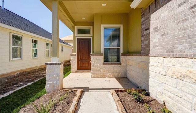 Modern Townhome with beautiful walking trail