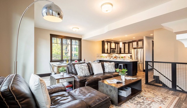 Modern Townhome with Free Shuttle, Private Hot Tub & Community Amenities! Pet-Friendly