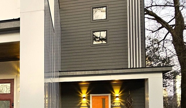 Modern Townhome with Midtown Skyline views