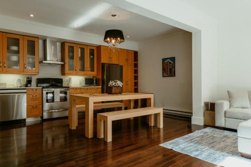 Modern Townhouse in the Heart of Downtown