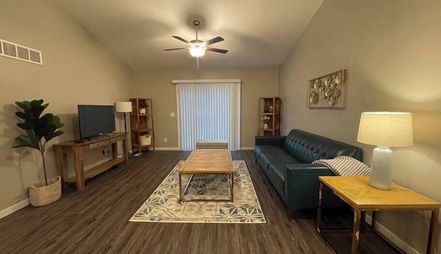 Modern Townhouse w/Private Backyard & Patio Retreat