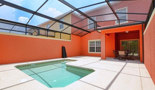Modern Townhouse with private splashpool! Gated Resort w/tons of amenities for Family Fun! Free wifi!