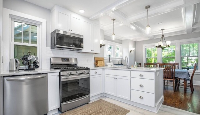 Modern Traditional 4-bedroom house in South Bend - Walk to ND!