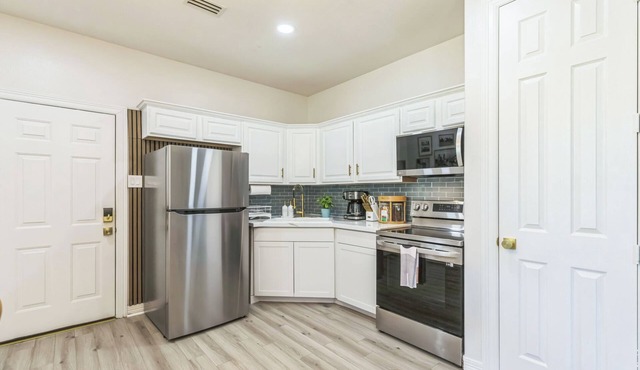 Modern, Tranquil Woodsy Casita near Houston Private 1BR Retreat with Tejas Charm