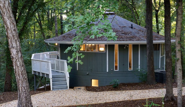 Modern Treehouse Close to Duke