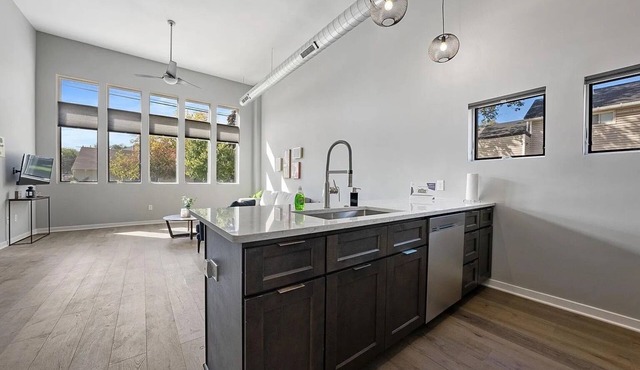 Modern Tremont Loft — Steps to Dining & Parks