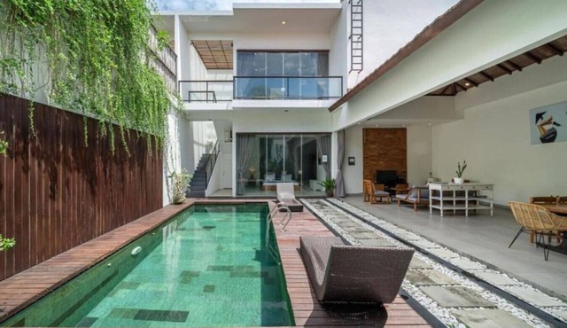 Modern Tropical 2BR Villa |Pool & Garden|-Seminyak