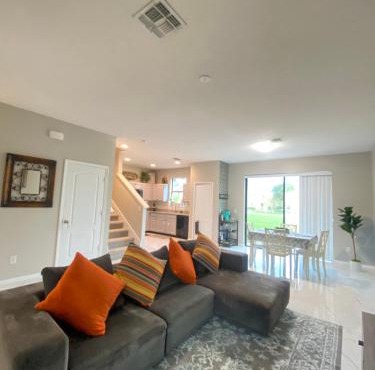 Modern Tropical Family Retreat near Legoland, Disney, Universal and Bok Towers