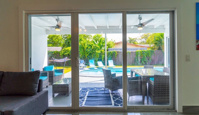 Modern Tropical Paradice