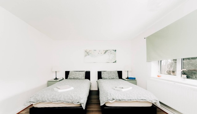 MODERN TWIN STUDIO IN WALBERSWICK