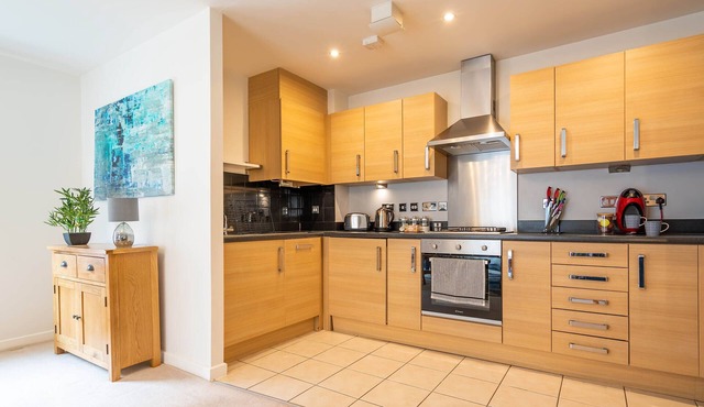 Modern Two Bed Ground Floor Apartment With Parkingn