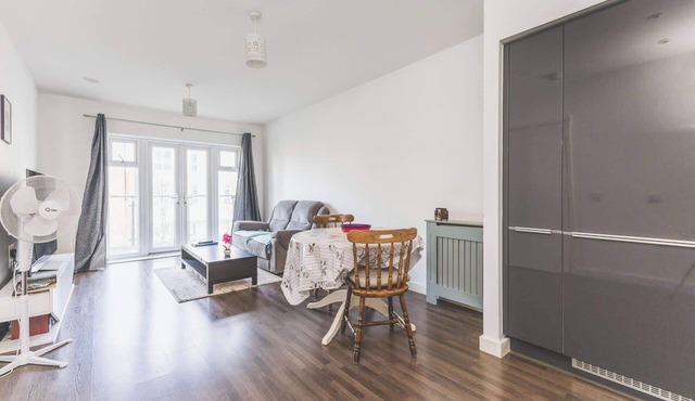 Modern two-bedroom flat, fully equipped