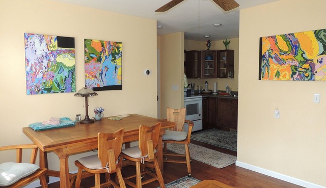 Modern Two Bedroom House Six Blocks from Main Street Sheridan King & Queen Beds