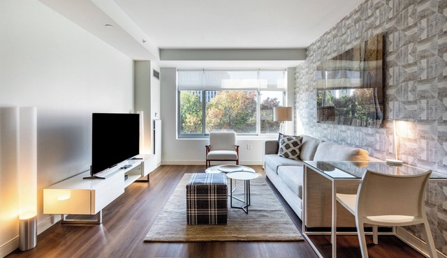 Modern Two Bedroom with Views in Cambridge