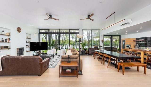 Modern, Ultra-Luxurious, 5 BR/4.5 BA Home on a quiet wooded lake in Ann Arbor