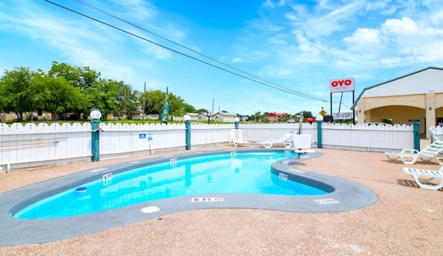 Modern Unit Near Agave Jalisco – Pet Friendly, On‑site Parking & Pool