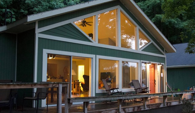 Modern "Up North" style cabin on 40 acres. Dog welcome. Air conditioning.