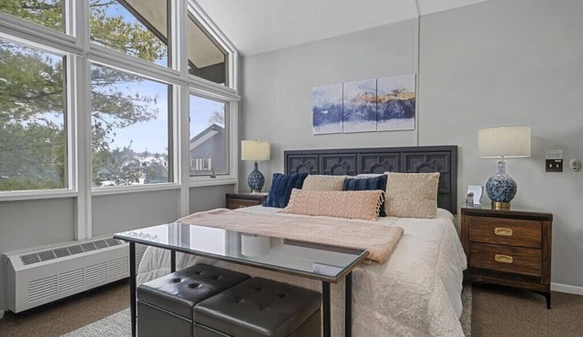 Modern updated Boyne Mountain studio condo in the Villa perfect for a small family or group