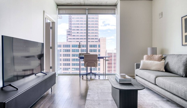 Modern Upper Downtown 1BR w/ Gym & Pool near 16th St Mall, by Blueground