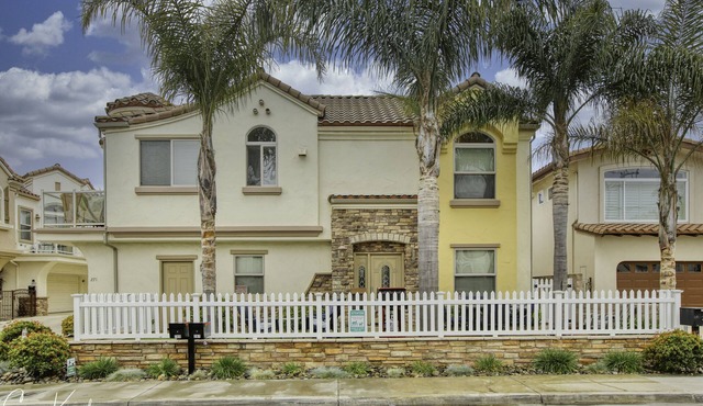 Modern Upscale Downtown Pismo Beach Home