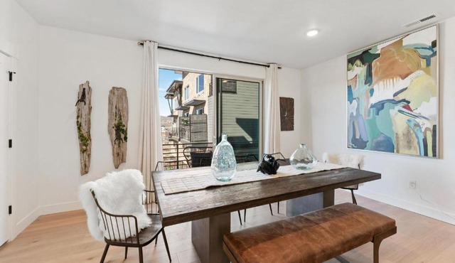 Modern Upscale Townhouse in Park City