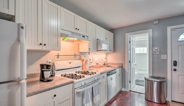 Modern Urban Escape in the Heart of Baltimore!