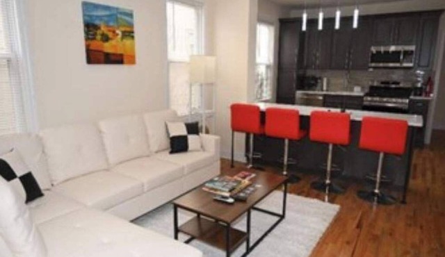 Modern Urban Oasis 10 min to EWR airport. 25 min to NYC 15 min to NJPAC