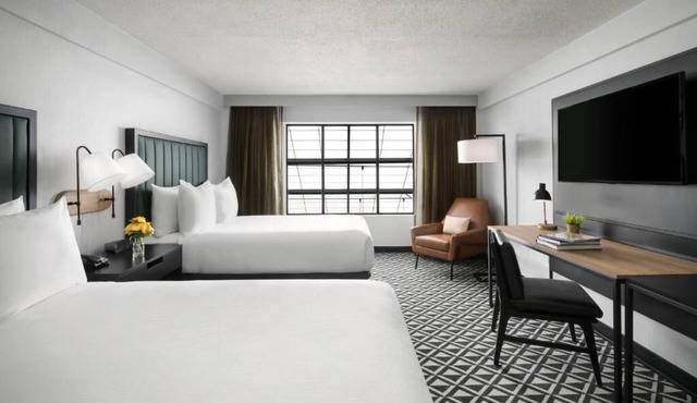Modern Urban Retreat: Room Steps from Boston Sights! Parking Onsite!