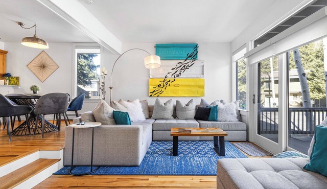 Modern Vail Townhome 2 Beds & Loft on Bus Rt