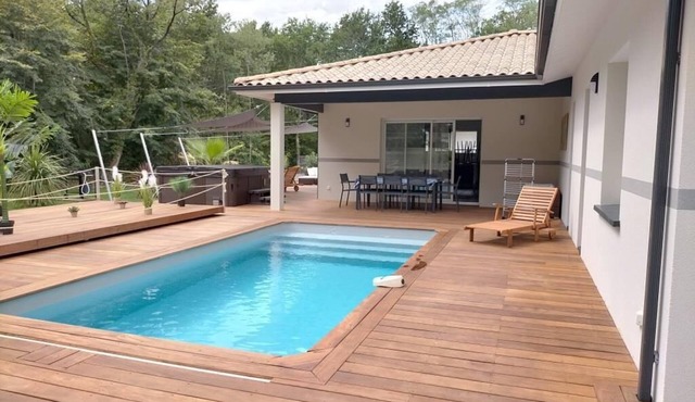 Modern villa with spacious jacuzzi, heated pool, 10 min from Bordeaux ring road