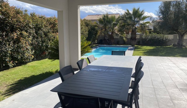 MODERN VILLA 5 MINUTES WALK FROM VILLENEUVE DE LA RAHO LAKE