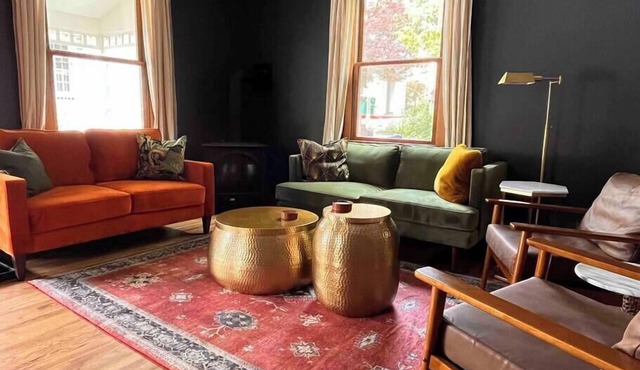 Modern Victorian in the heart of downtown Nevada City