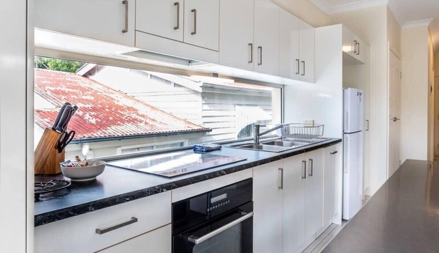 Modern Victorian-Styled Holiday Home in Ashgrove