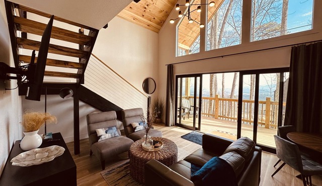 Modern View Cottage | Amazing Smoky Views