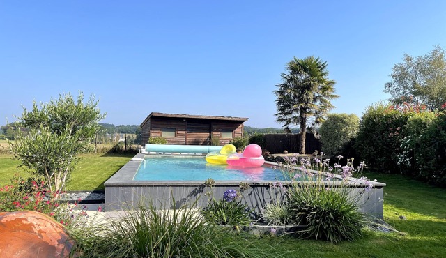Modern villa near Vannes, between sea and countryside.