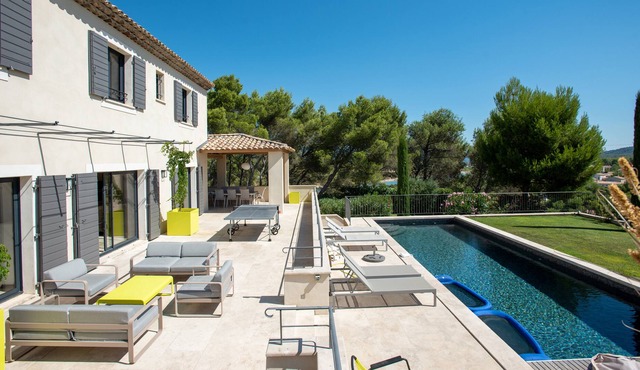 Modern villa, magnificent view, not overlooked, Golf international Pont Royal